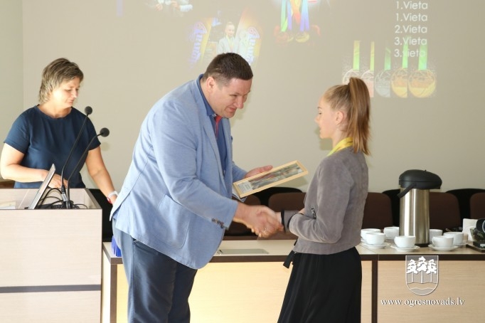 Pašvaldība pateicās sportistiem par sasniegumiem Jaunatnes olimpiādē