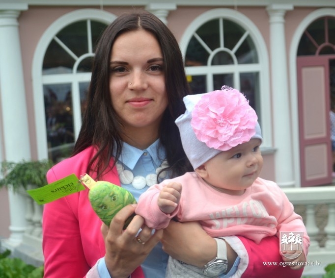 Aizsākta jauna tradīcija – jaundzimušo ogrēniešu sveikšana