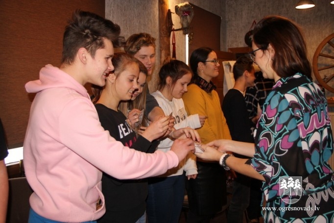 Jaunieši gūst praktiskas zināšanas divu dienu apmācībās