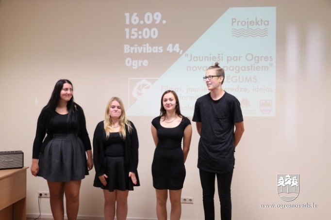 Jaunieši demonstrē savas filmas par Ogres novada pagastiem