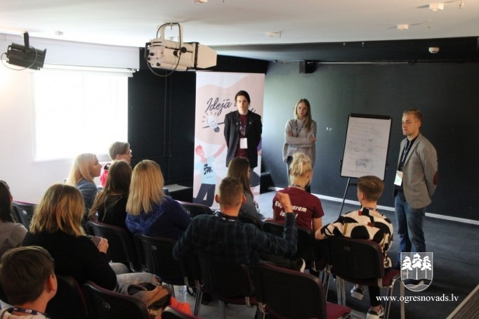 Starpnovadu jauniešu un lēmumpieņēmēju forums “Kopā varam labāk”