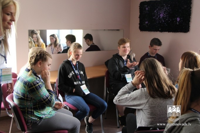 Starpnovadu jauniešu un lēmumpieņēmēju forums “Kopā varam labāk”
