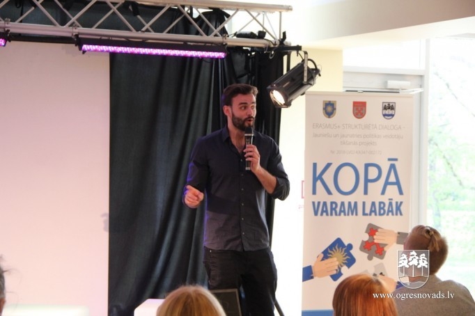 Starpnovadu jauniešu un lēmumpieņēmēju forums “Kopā varam labāk”
