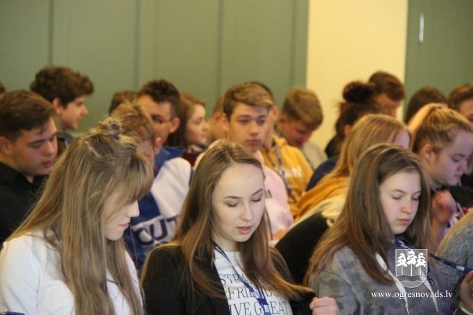 Starpnovadu jauniešu un lēmumpieņēmēju forums “Kopā varam labāk”