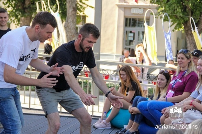 Ogrē aizvadīta Ogres un Lielvārdes novadu jauniešu diena “Bez panikas”