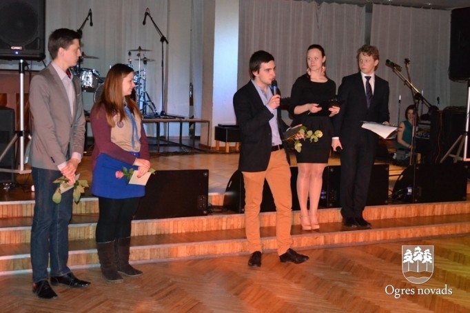 Pasniegtas jauniešu Gada balvas