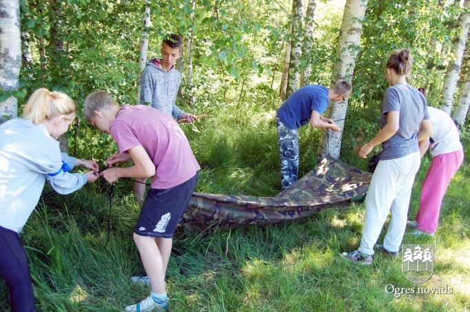 Jauniešu no Igaunijas un Latvijas piedalās vēstures nometnē