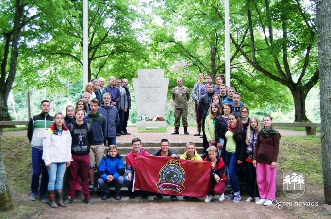 Jauniešu no Igaunijas un Latvijas piedalās vēstures nometnē