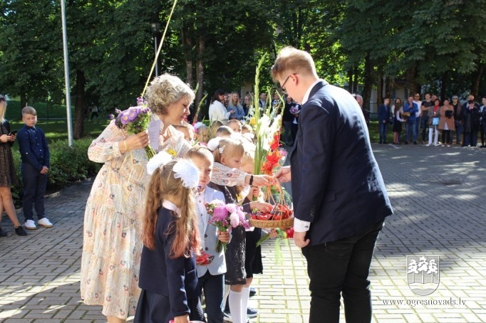 Zinību diena Ogres skolās