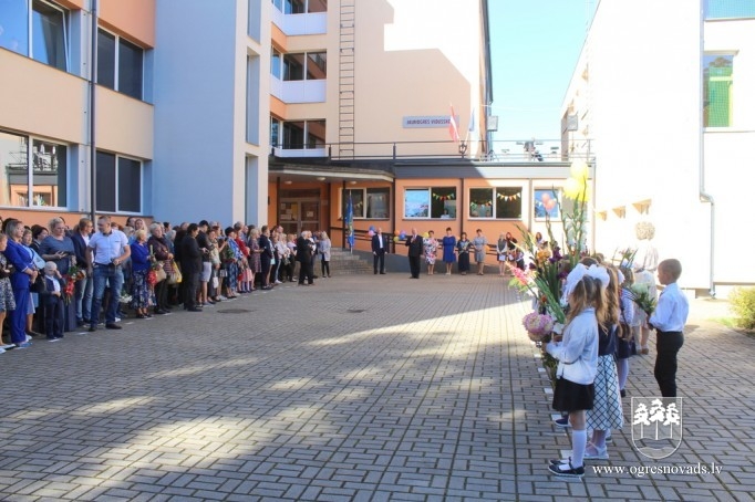 Zinību diena Ogres skolās