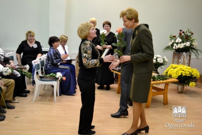 Jaunogres vidusskolai 40