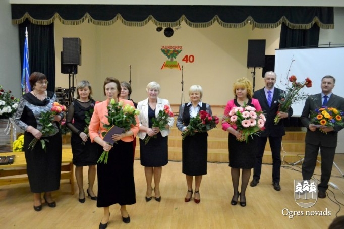 Jaunogres vidusskolai 40
