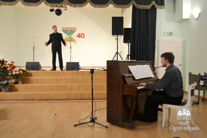 Jaunogres vidusskolai 40