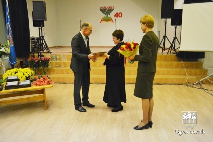 Jaunogres vidusskolai 40