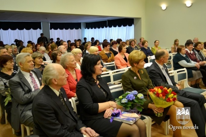 Jaunogres vidusskolai 40