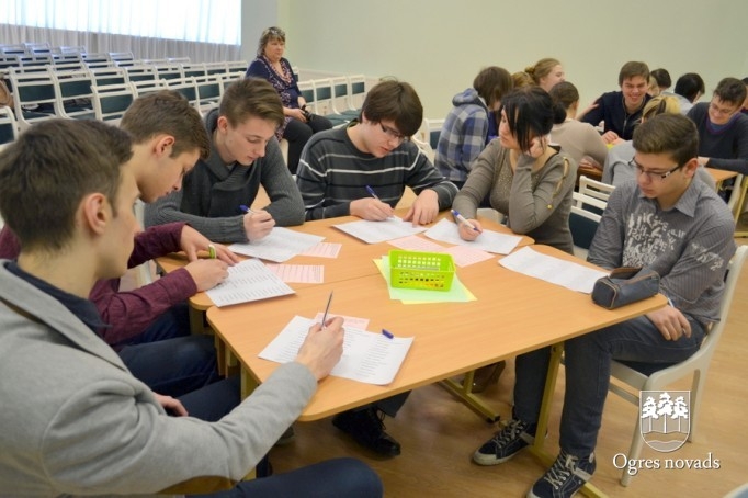 Jaunogres vidusskolas skolēni iepazīstas ar pasauli 21. gadsimtā