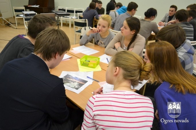 Jaunogres vidusskolas skolēni iepazīstas ar pasauli 21. gadsimtā