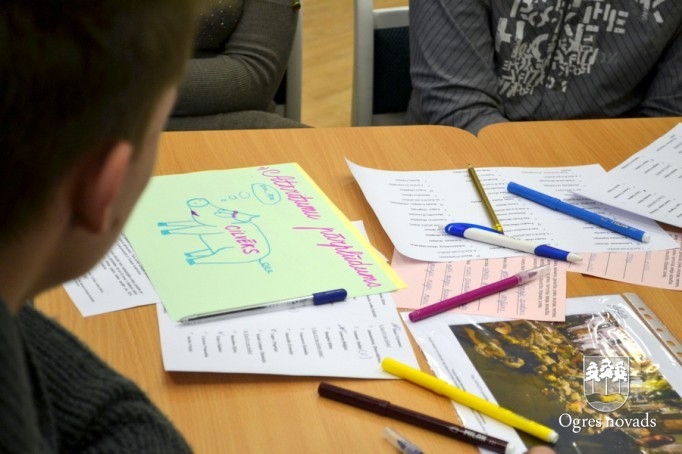 Jaunogres vidusskolas skolēni iepazīstas ar pasauli 21. gadsimtā