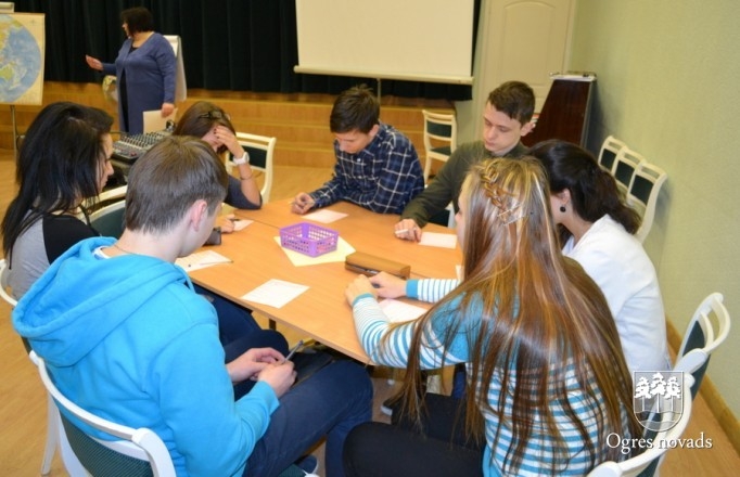 Jaunogres vidusskolas skolēni iepazīstas ar pasauli 21. gadsimtā
