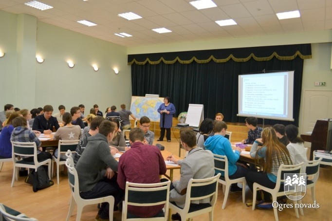 Jaunogres vidusskolas skolēni iepazīstas ar pasauli 21. gadsimtā