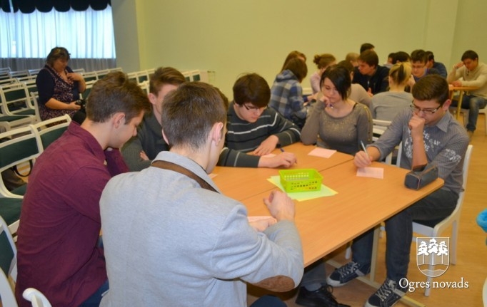 Jaunogres vidusskolas skolēni iepazīstas ar pasauli 21. gadsimtā