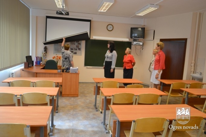 Skolu pieņemšana 2013
