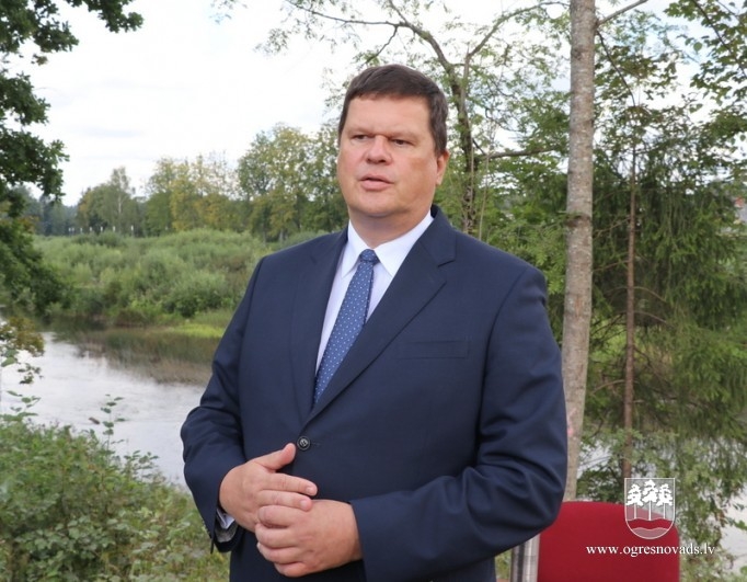 Topošā gājēju tilta pamatos iemūrē kapsulu ar vēstījumu
