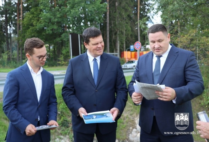 Topošā gājēju tilta pamatos iemūrē kapsulu ar vēstījumu