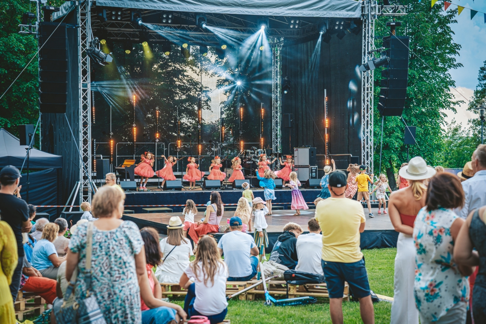 Koncerts Ķegumā uz āra skatuves 25.05.2024.