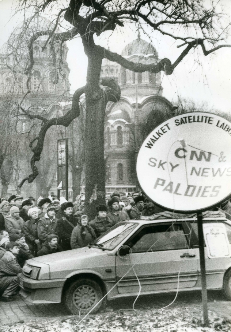 Voldemāra Ketnera satelīta uztvērējs janvāra barikāžu laikā, 1991. g.