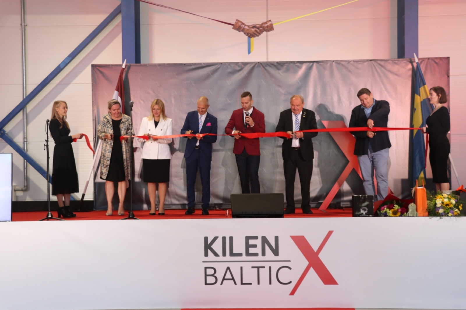 Ikšķilē atklāj jaunu un modernu saliekamo dzelzsbetona paneļu ražotni