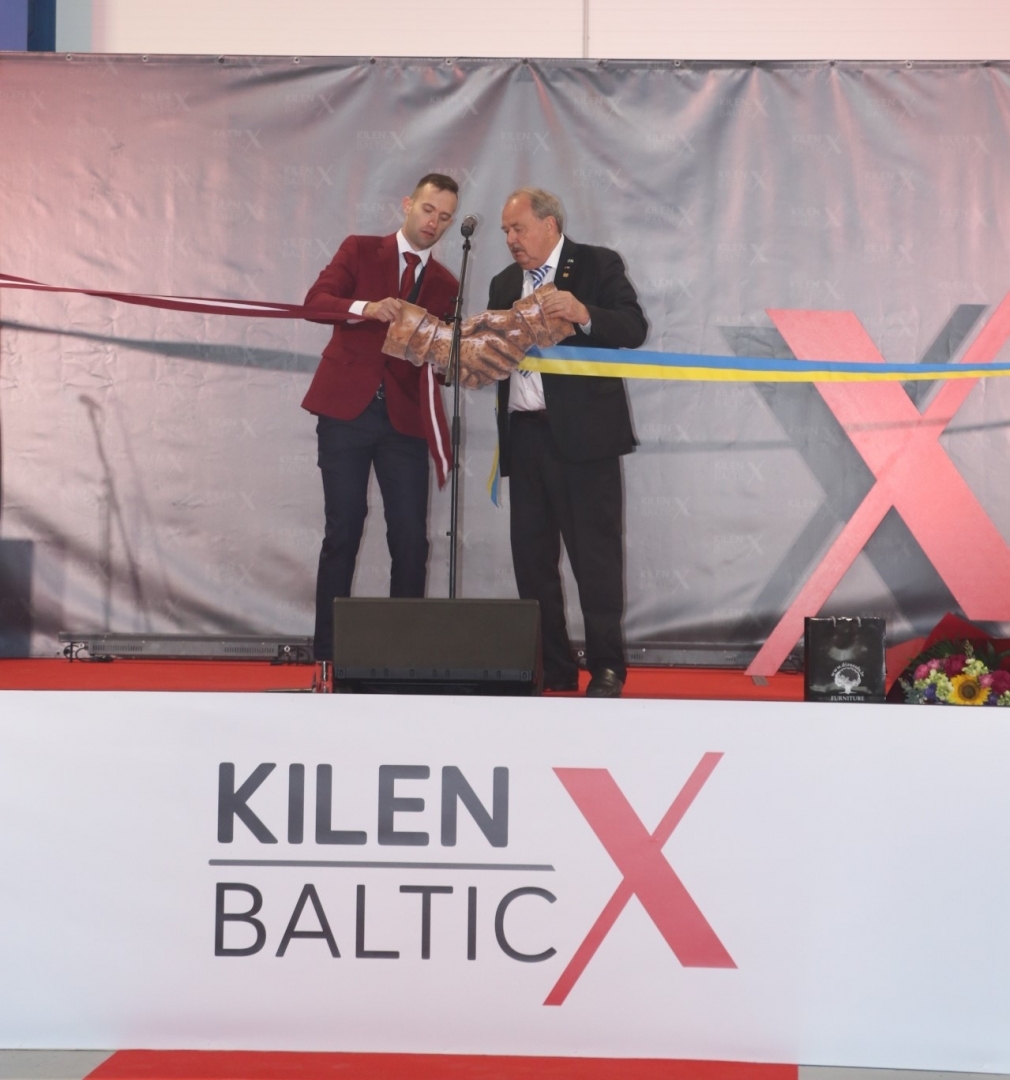 Ikšķilē atklāj jaunu un modernu saliekamo dzelzsbetona paneļu ražotni
