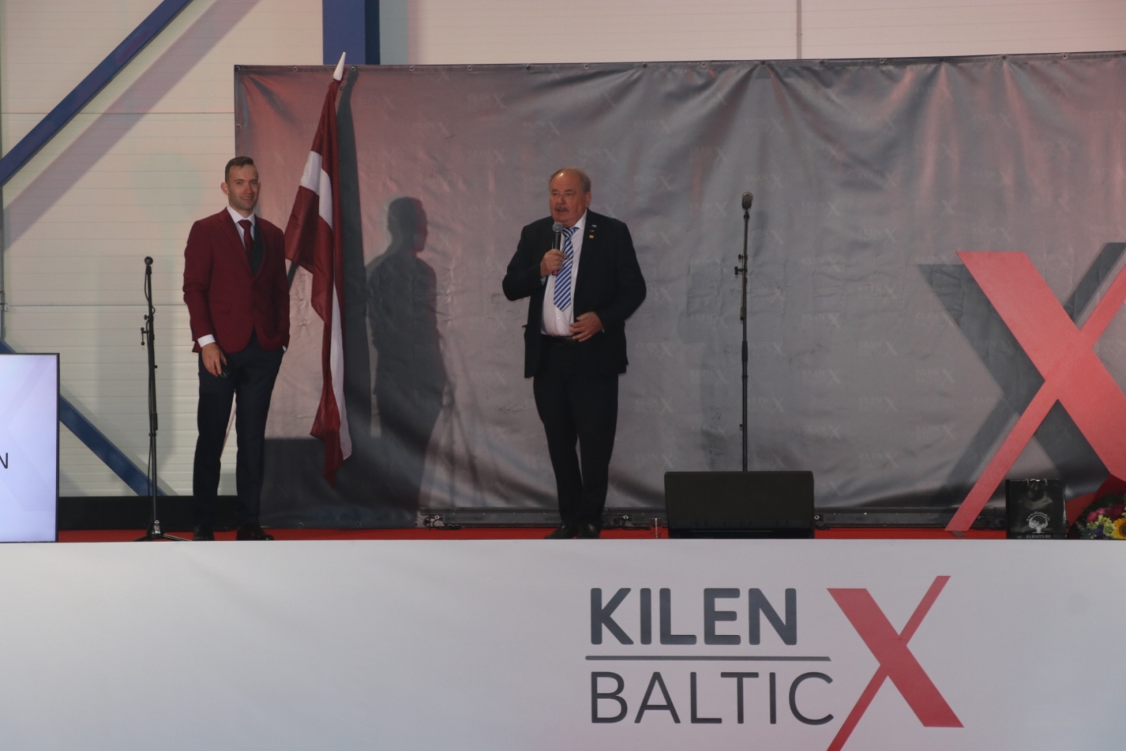 Ikšķilē atklāj jaunu un modernu saliekamo dzelzsbetona paneļu ražotni