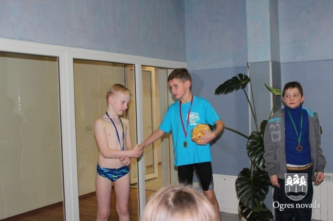 Peldēšanas kluba "Ogre" sportisti piedalās starptautiskās sacensībās Lietuvā