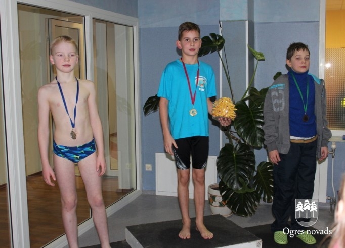 Peldēšanas kluba "Ogre" sportisti piedalās starptautiskās sacensībās Lietuvā