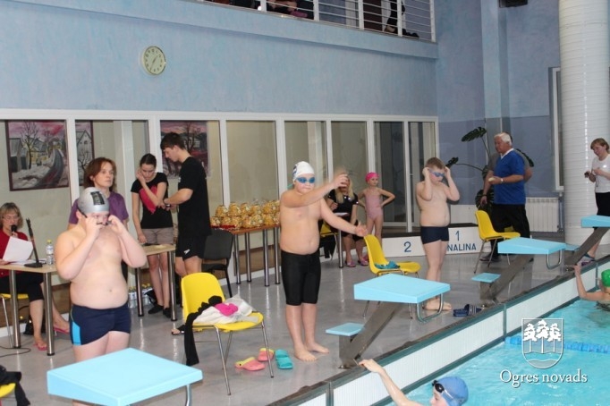 Peldēšanas kluba "Ogre" sportisti piedalās starptautiskās sacensībās Lietuvā