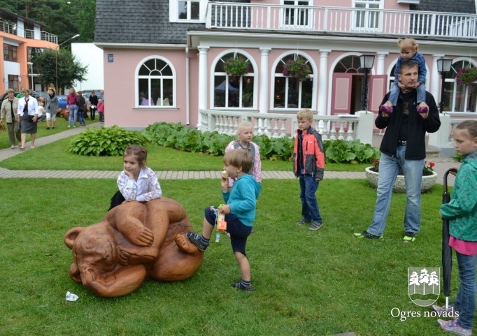 Koka skulptūras Ogres pilsētas svētkos