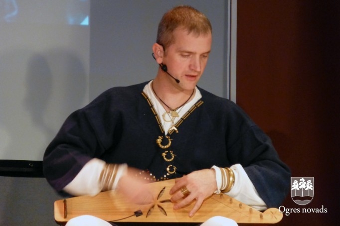 Vīru kopas „Vilki” koncertuzvedums Suntažu kultūras namā