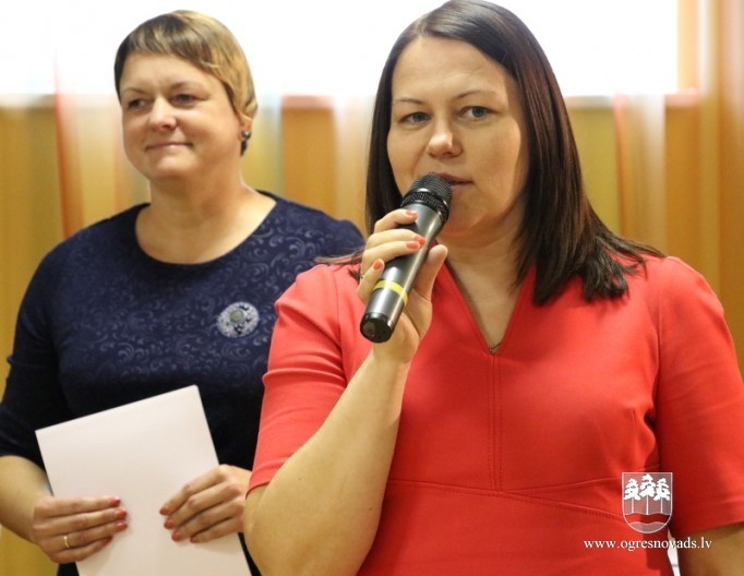 Bērni sadziedas pirmsskolas izglītības iestādē “Riekstiņš”