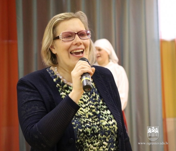 Bērni sadziedas pirmsskolas izglītības iestādē “Riekstiņš”