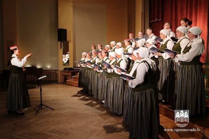Suntažos izskanējis koru sadziedāšanās koncerts