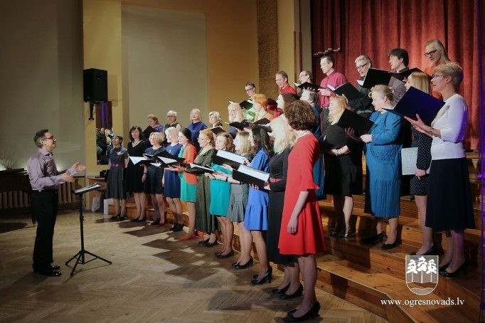 Suntažos izskanējis koru sadziedāšanās koncerts