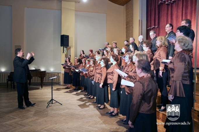 Suntažos izskanējis koru sadziedāšanās koncerts