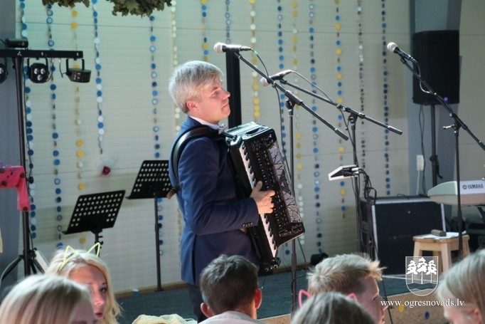 Krapes skola atzīmē 150 gadu jubileju