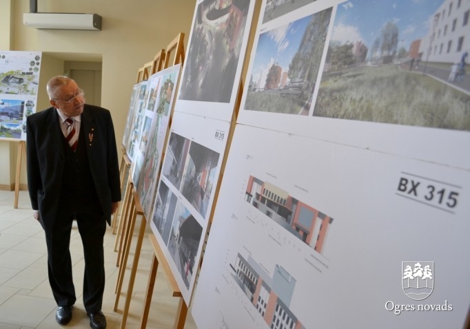 Atklāj renovēto kultūras centra foajē