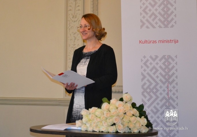 Kultūras ministrija apbalvo bijušo Ogres Centrālās bibliotēkas direktori