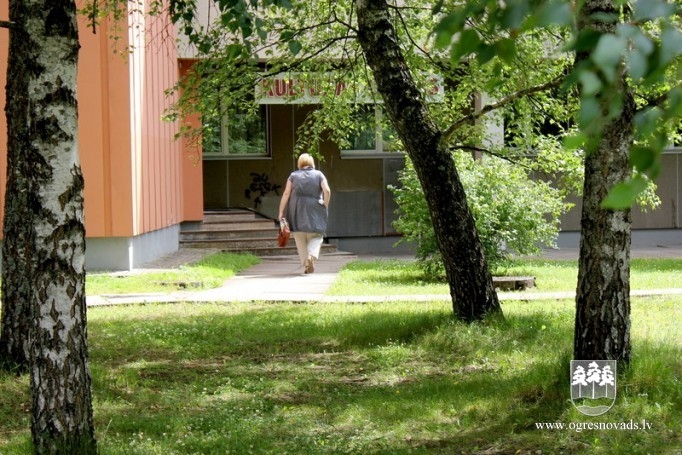 Ieejas kāpņu pārbūves laikā pārcelta centrālā ieeja kultūras centrā