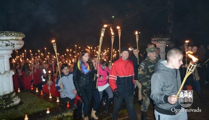 Lāpu gājiens Lāčplēša dienā