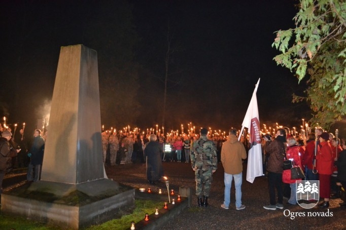 Lāpu gājiens Lāčplēša dienā