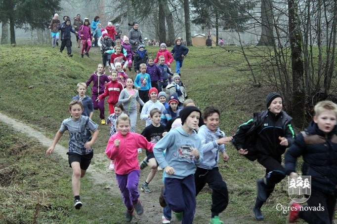 Lāčplēša dienas skrējiens Suntažos